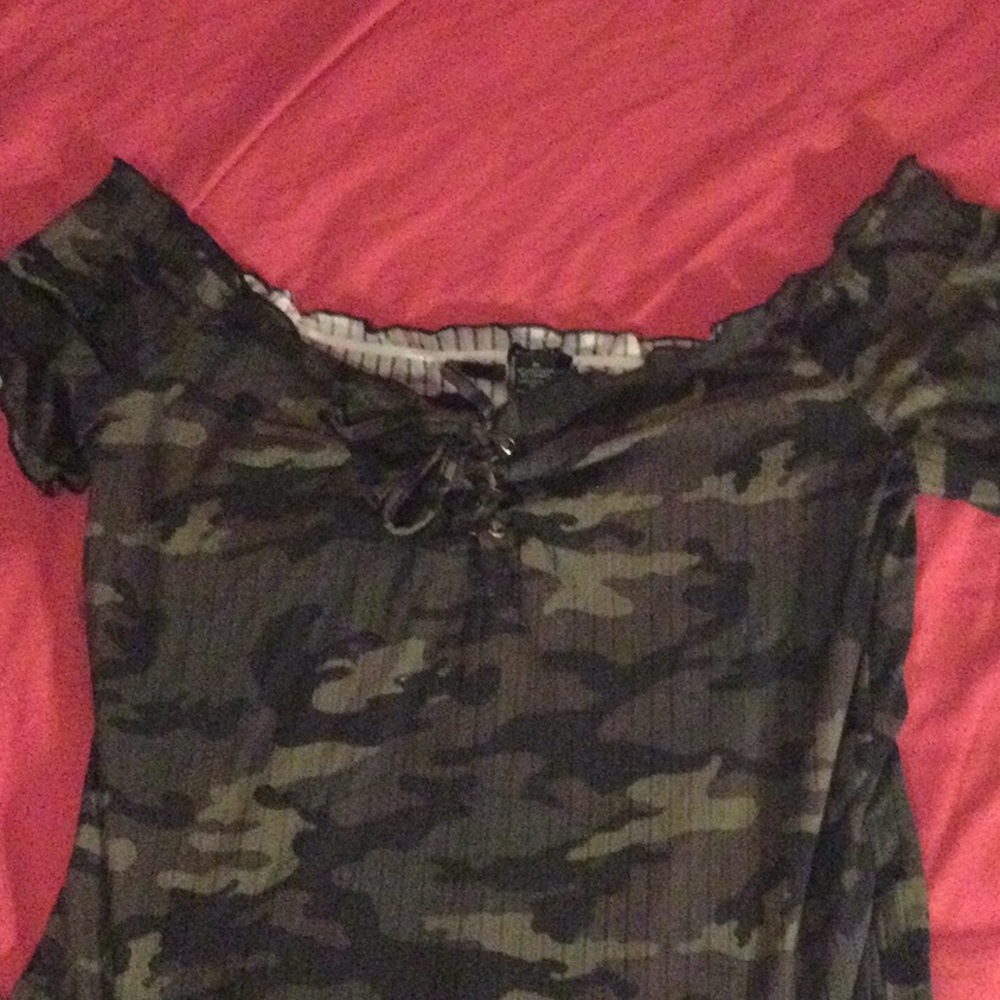 Camo off the shoulders shirt size xl rue21